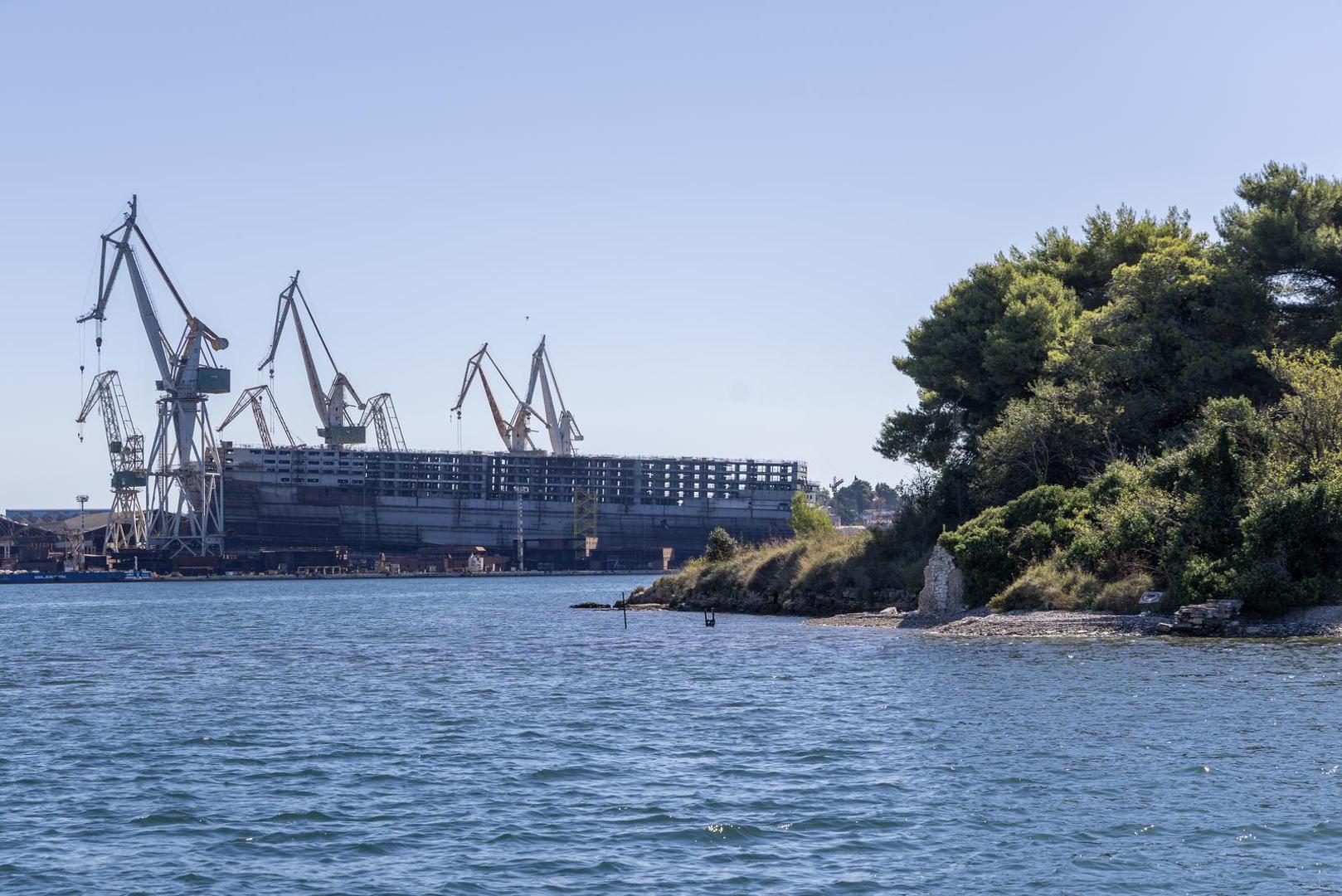 Sveti Andrija donedavno je bio opterećen sekcijama koje je Uljanik skladištio dugi niz godina, pa zahvaljujem Uljaniku što je ipak odlučio maknuti te sekcije. Do sada je pristup otoku bio zabranjen iz sigurnosnih razloga, no uklanjanjem sekcija situacija se malo poboljšala, kaže Gordić.
