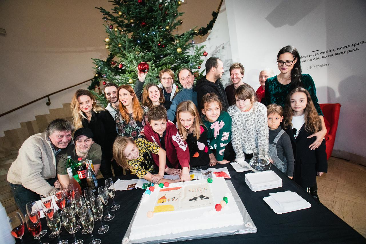 ZKM predstava 'Zdrav i čist dom, to je baš po mom'