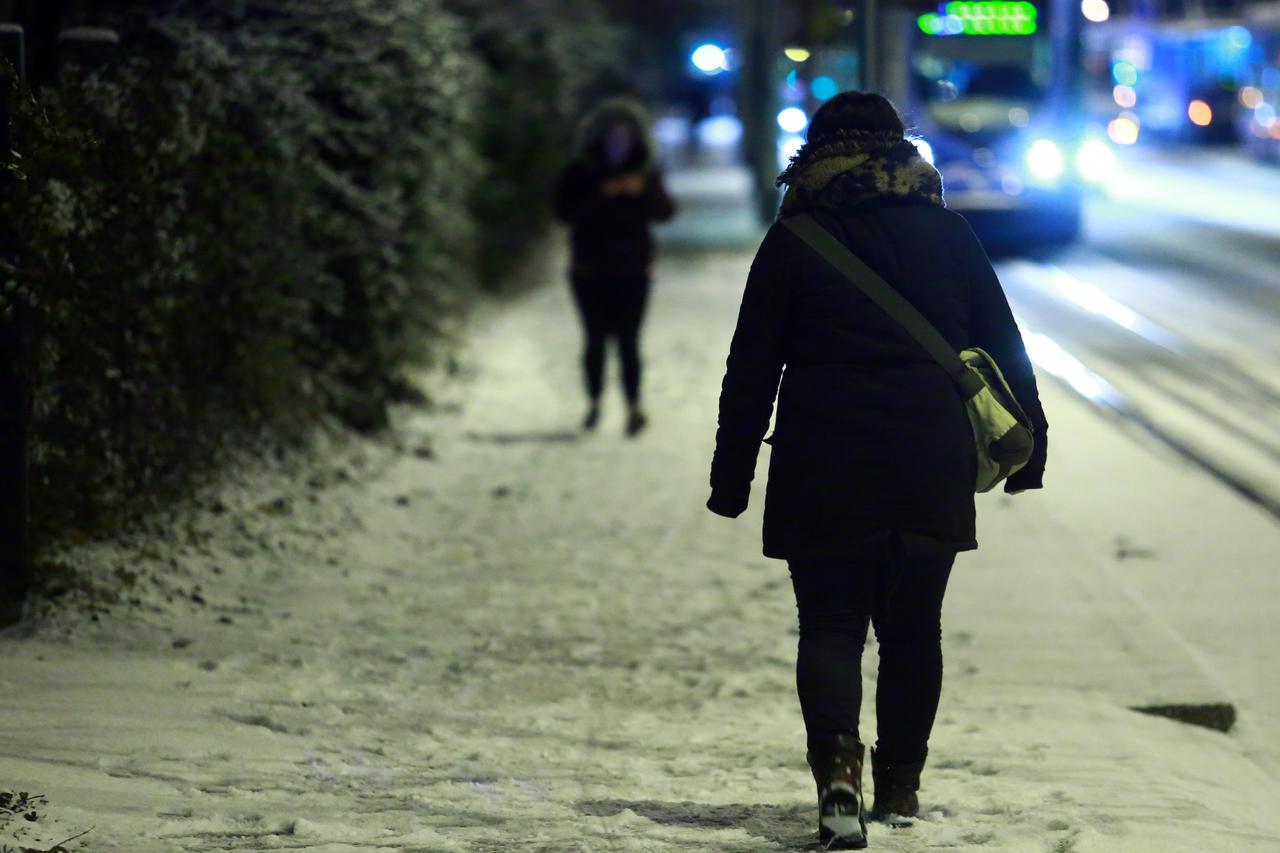 Zagreb: Gust snijeg prekrio gradske ulice