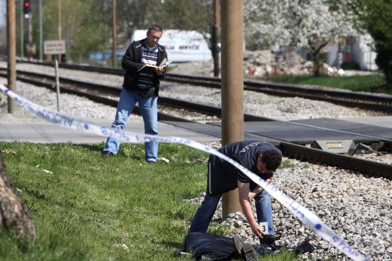nalet vlaka, policija (1)