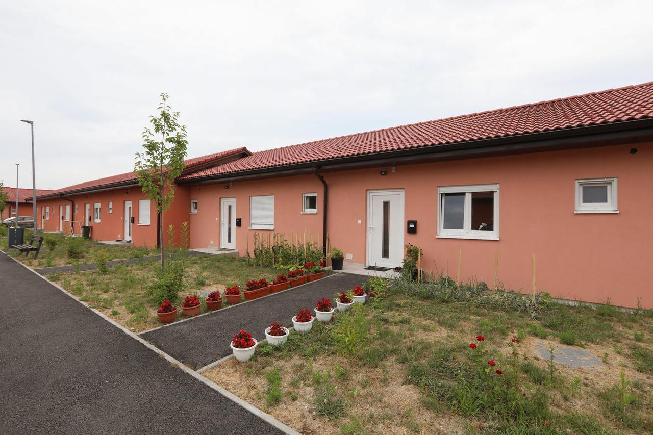 Petrinja: Županijsko naselje "Petrinia"