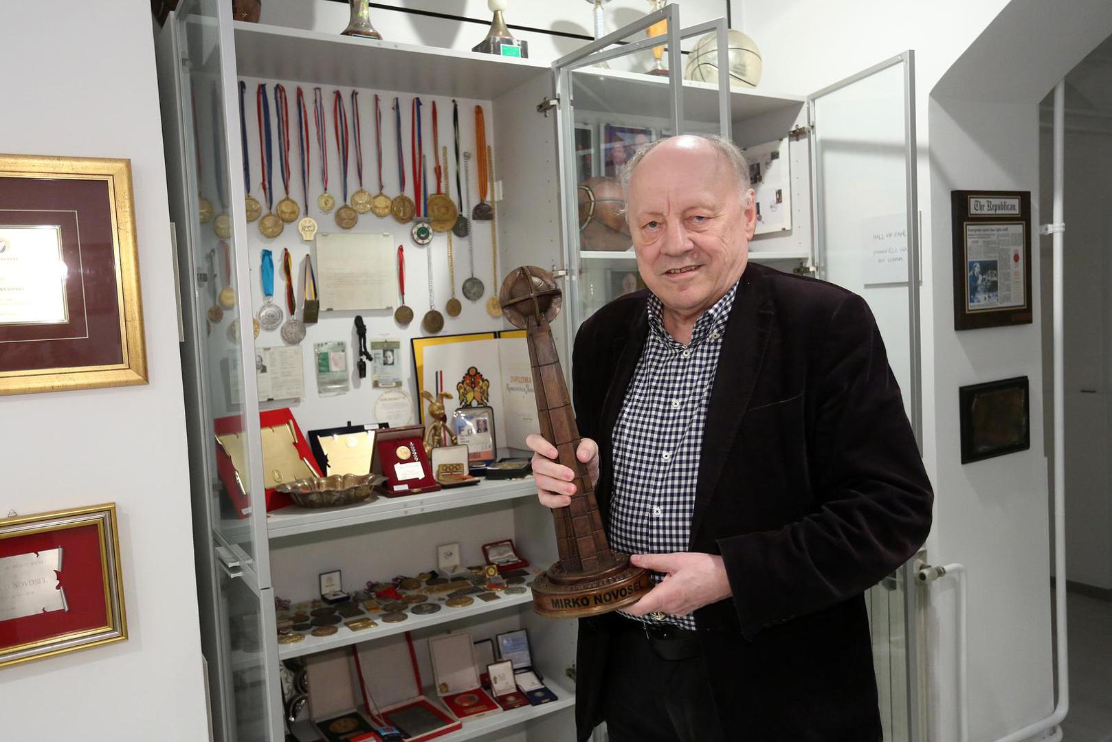 16.05.2016., Zagreb - Na Trgu Josipa Jurja Strossmayera 11 nalazi se kuca u kojoj je nekoc stanovao Milan Lenuci, a trenutni stanar je Mirko Novosel. "nPhoto: Borna Filic/PIXSELL