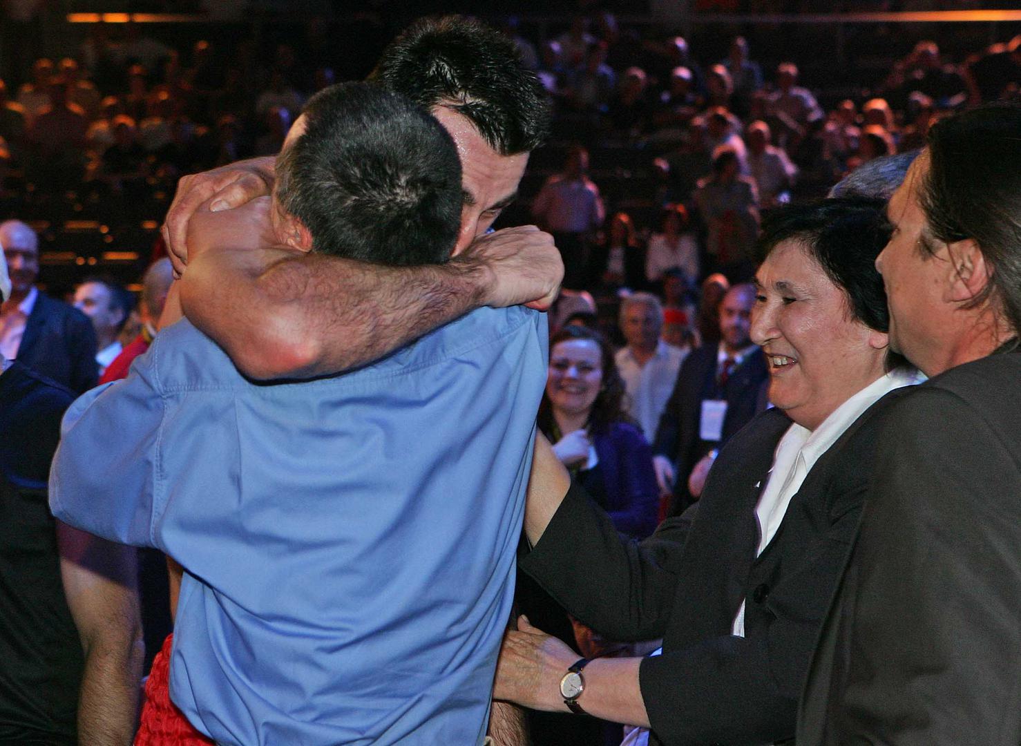 "Ne mogu vjerovati što se dogodilo, drago mi je, što drugo reći", rekao je Drviš odmah nakon meča, kao da ni sam nije bio svjestan da je postao svjetski prvak