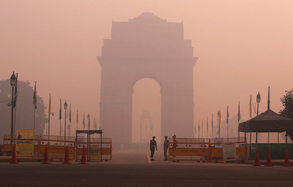 Škole u New Delhiju zatvorene na tri dana zbog zagađenja zraka