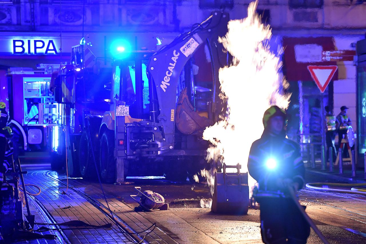 Požar u Frankopanskoj - pri sanaciji vodovodne cijevi probijena je i plinska, bagerist u bolnici
