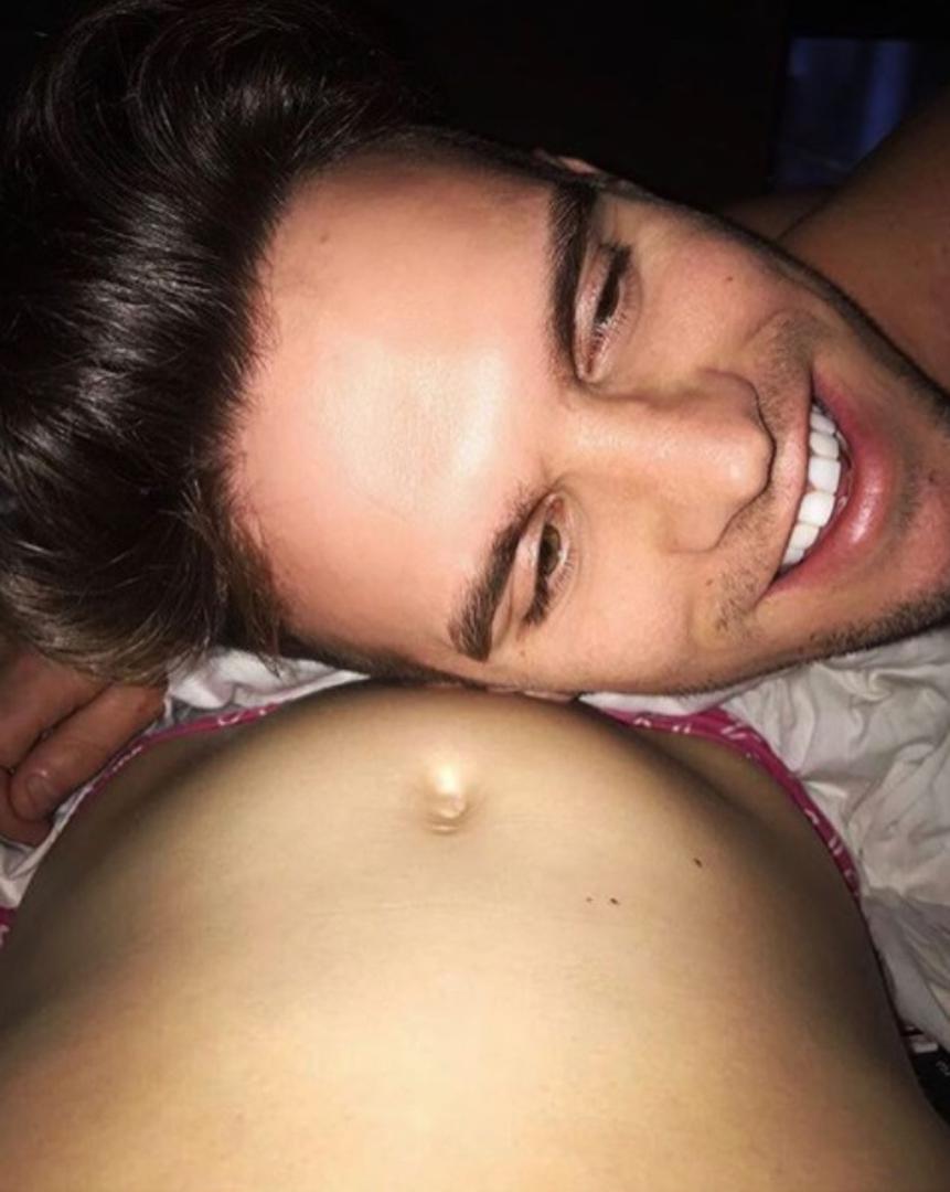 Druga je komentirala da se zbog ovakvih objava žene koje nakon poroda ne smršave tako brzo osjećaju loše i da nije ista situacija kod slavnih osoba i zaposlenih obitelji. 