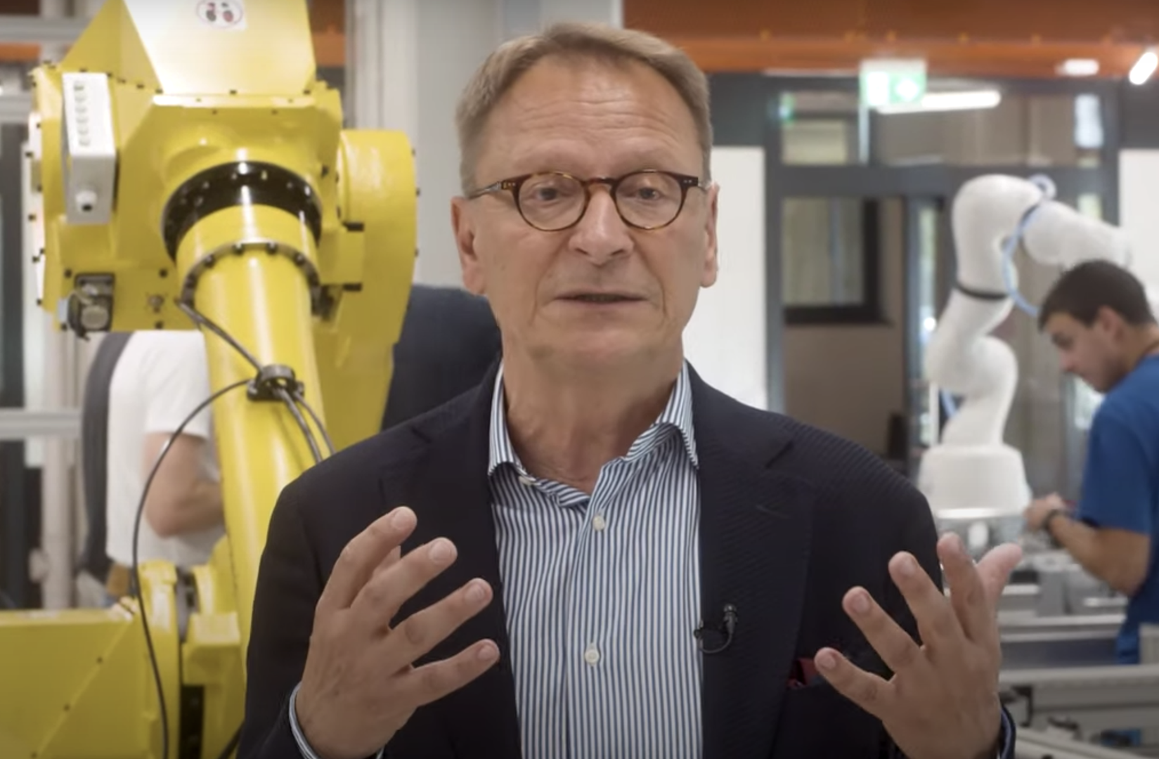 Mi živimo četvrtu industrijsku revoluciju, a umjetna inteligencija i robotika njezini su glavni pokretači – kaže prof. dr. sc. Bojan Jerbić, voditelj Regionalnog centra izvrsnosti za robotske tehnologije (CRTA) na Fakultetu strojarstva i brodogranje