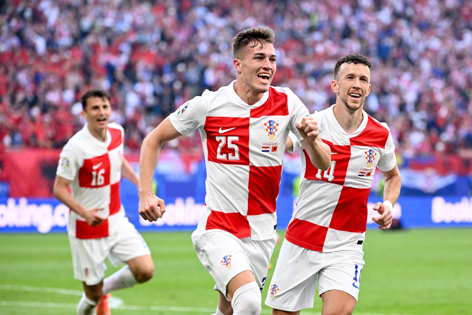 Hrvati su, naime, najprije doživjeli težak poraz od Španjolske 0:3, potom remizirali protiv Albanije 2:2, a u ponedjeljak u Leipzigu traže spas protiv Italije kako bi ušli u osminu finala.