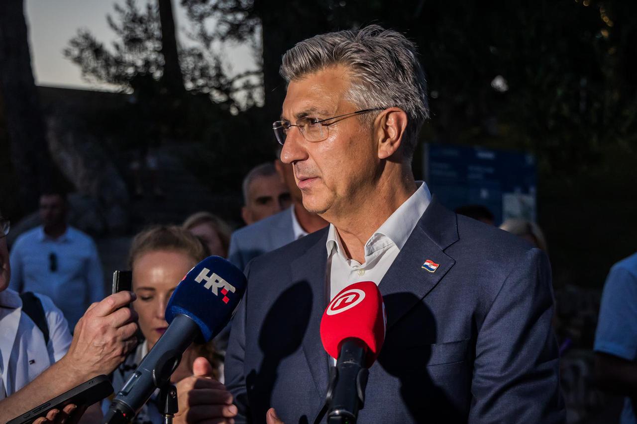 Imotski:  Andrej Plenković i Goran Radman dali izjave za medije
