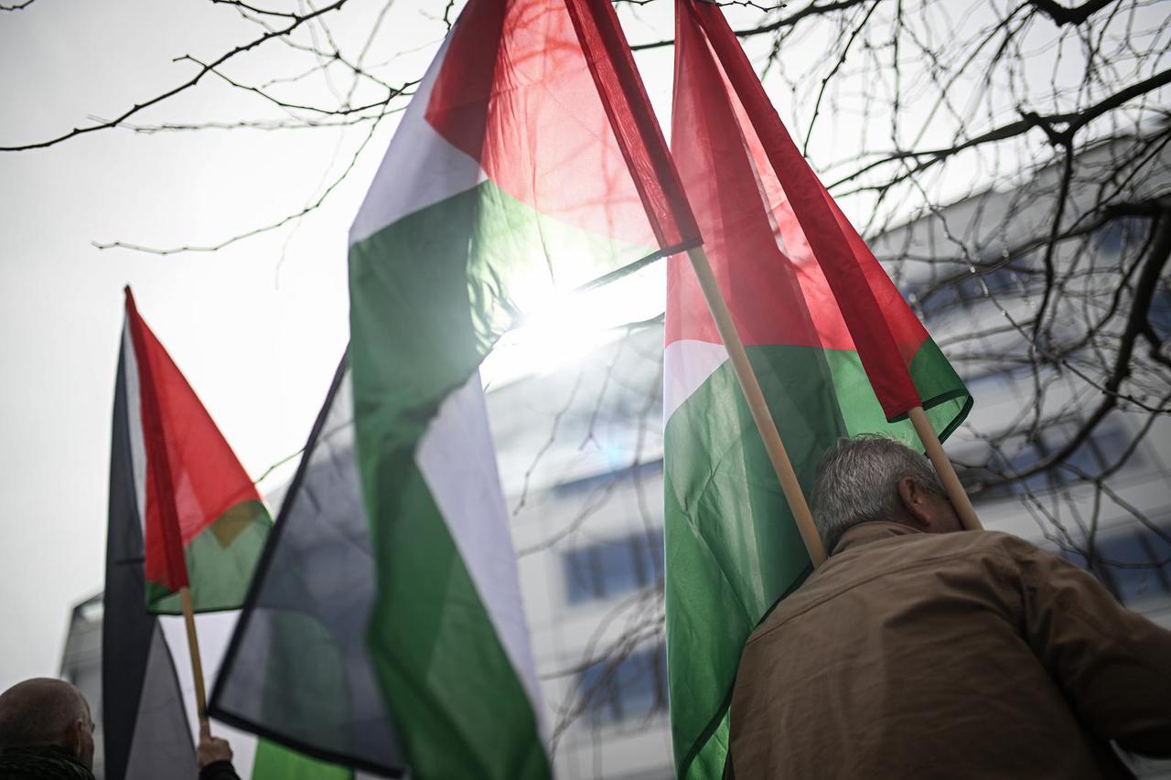 Zagreb: Na Europskom trgu organizirano prosvjedno okupljanje pod nazivom  "Pravda za Palestinu"