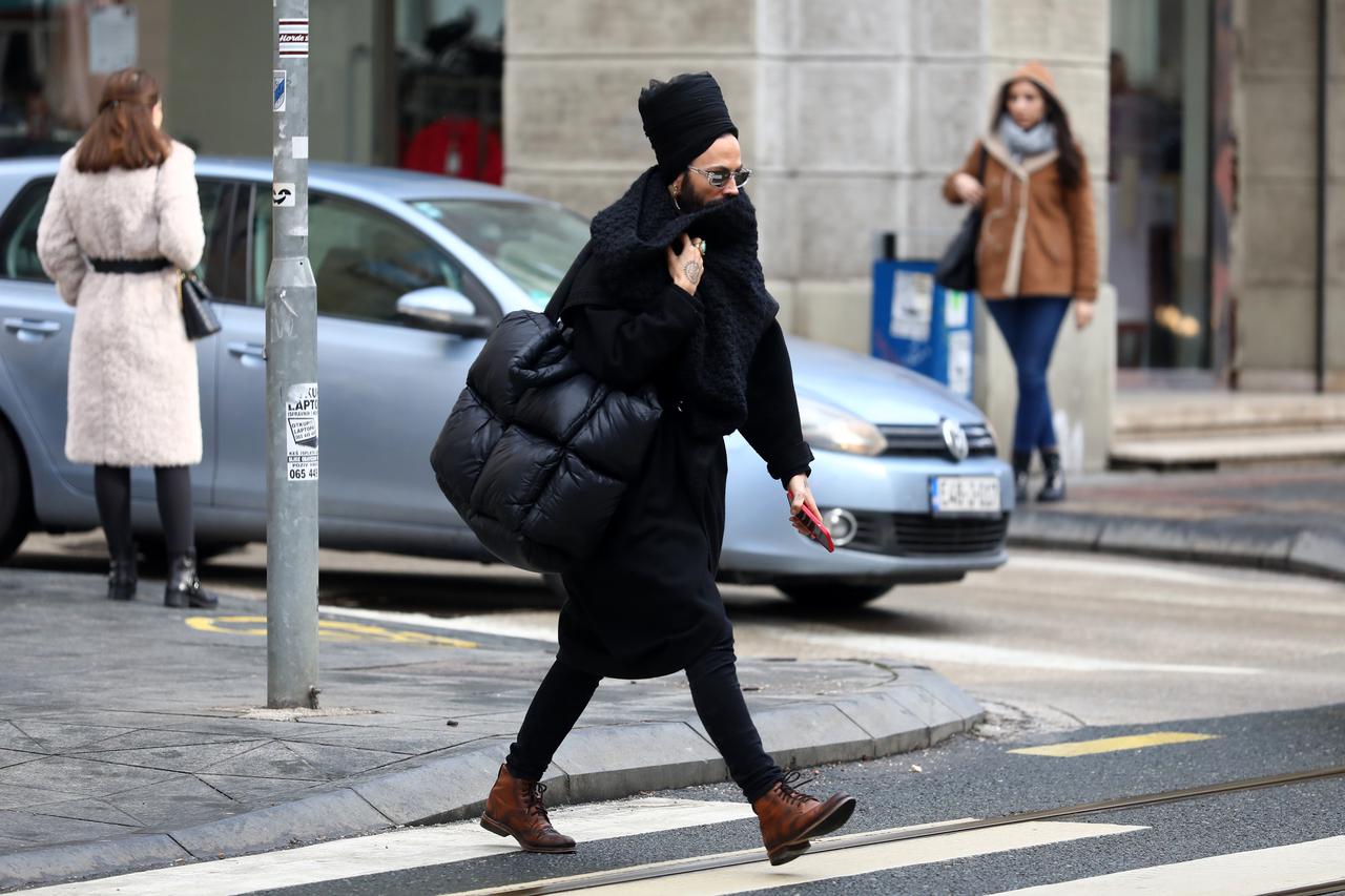 Sarajevo: Božo Vrećo prošetao je po gradu dobro zaštićen od hladnoće