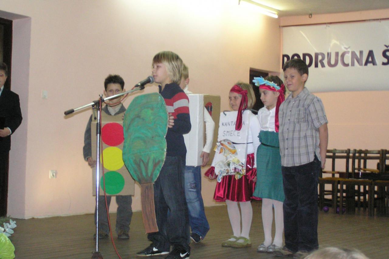 'zagorje - 29.10. 2010., Poznanovec, Hrvatska - Proslava 100-te obljetnice PS Poznanovec; sdramsko-recitatorska grupa PS Poznanovec'