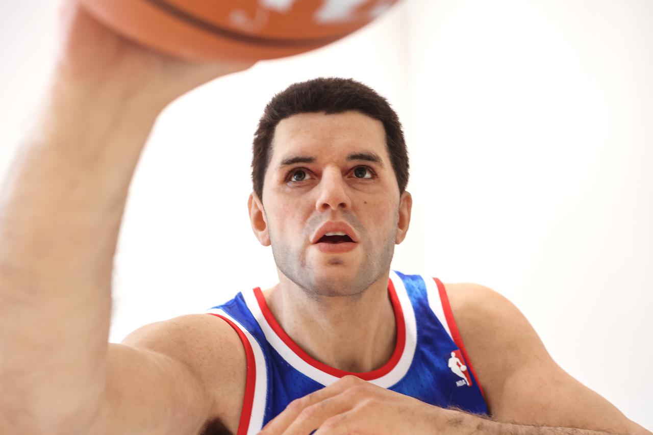 Zagreb: U Muzeju Dražena Petrovića postavljena njegova voštana figura u prirodnoj veličini