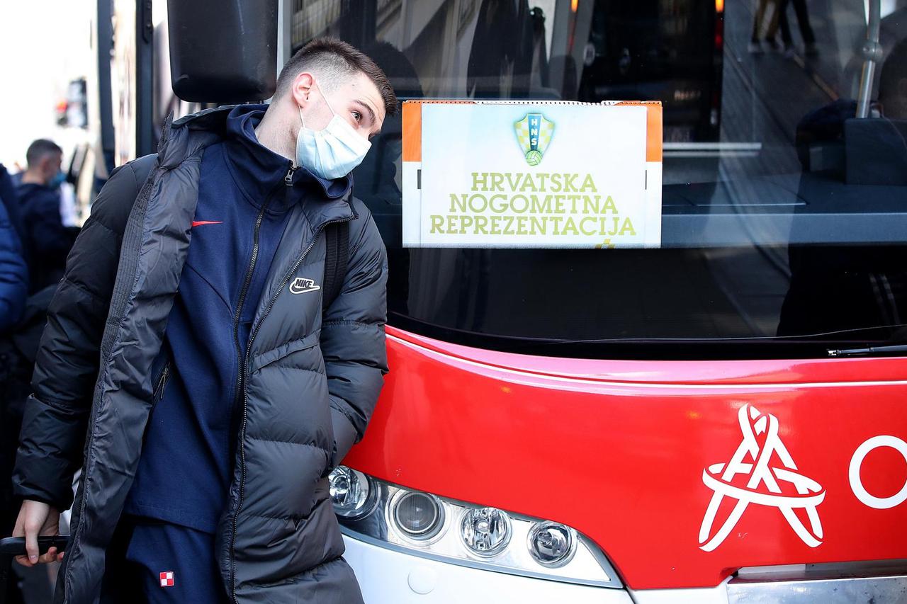 Zagreb: Hrvatski nogometaši otputovali u Sloveniju