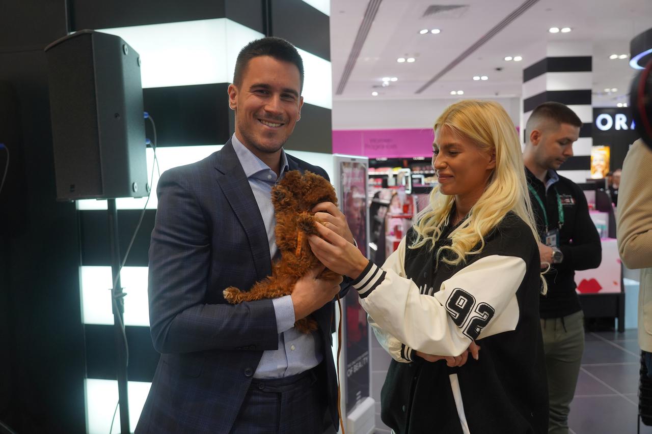 Beograd: Đorđe Đoković i Saška Veselinov s psićem na ždrijebu za ATP turnir