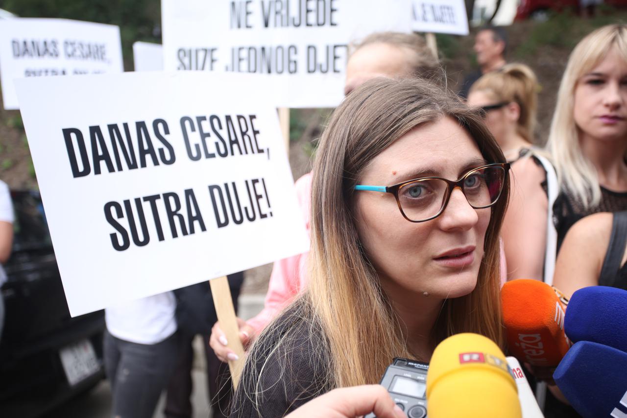 Split: Građani prosvjeduju protiv ovrhe nad dječakom Cesareom