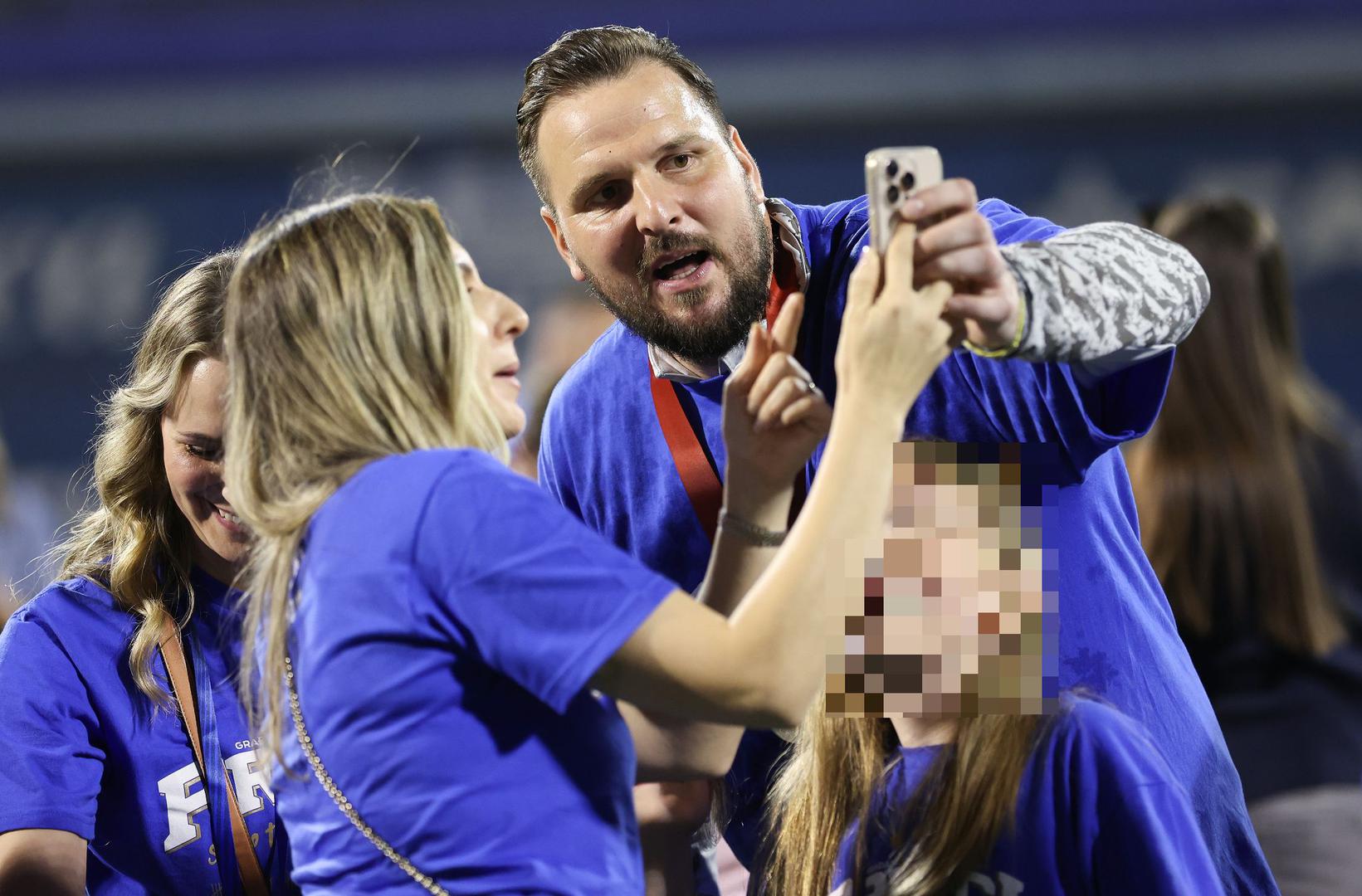 Posljednih godina Ivan i Matea vješto kriju svoj privatni život od očiju javnosti, a poznato je da Kelava, nakon kraće epizode na televiziji, danas radi u svom Dinamu kao član stožera trenera Marija Kovačevića. 
