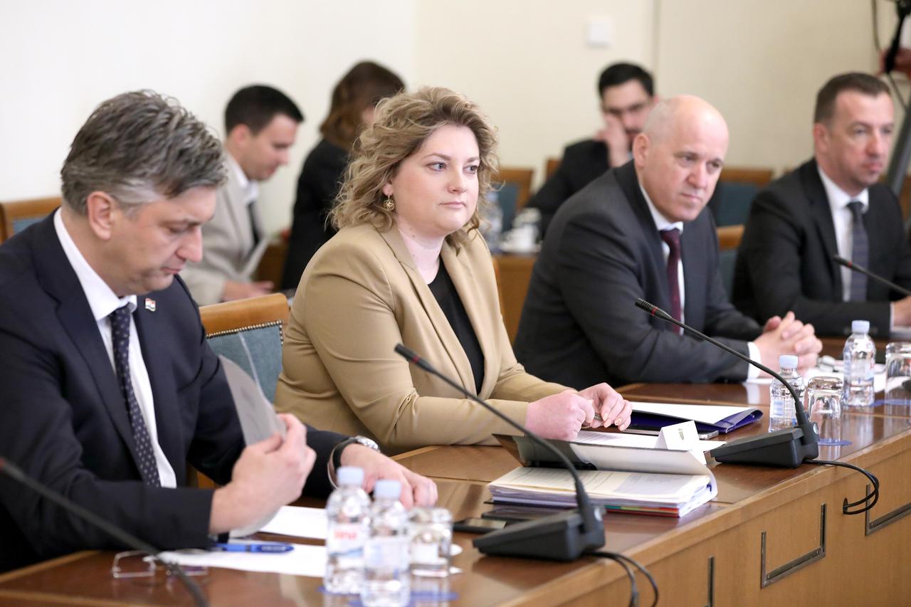 Zagreb: Rasprava o iskazivanju povjerenja Anji Šimpragi
