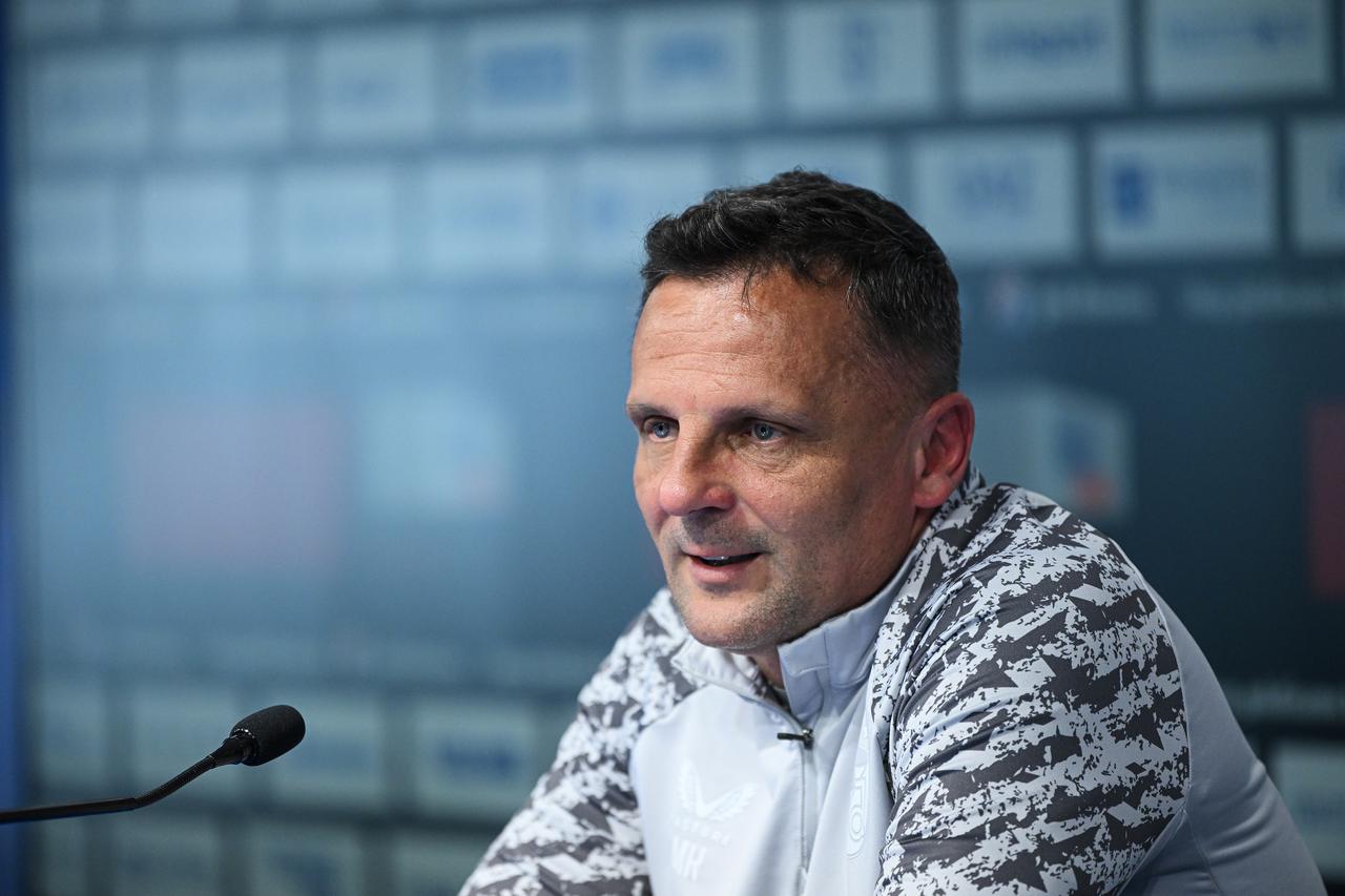 Zagreb: Konferencija za medije trenera Dinama Maria Kovačevića