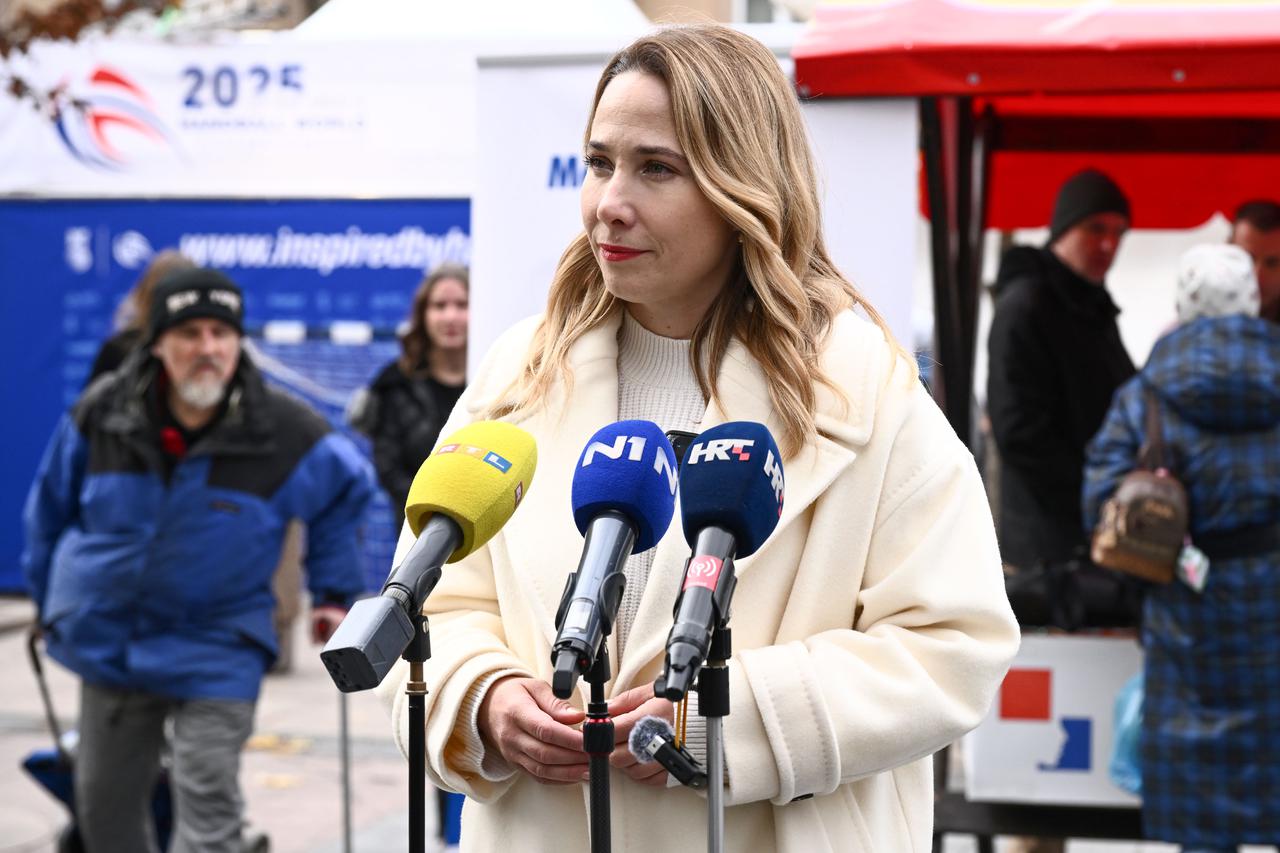 Zagreb: Marija Selak Raspudić nastavlja s prikupljanjem potpisa za predsjedničku kandidaturu