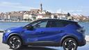 Tko drži do sebe, na more ide u plavom automobilu