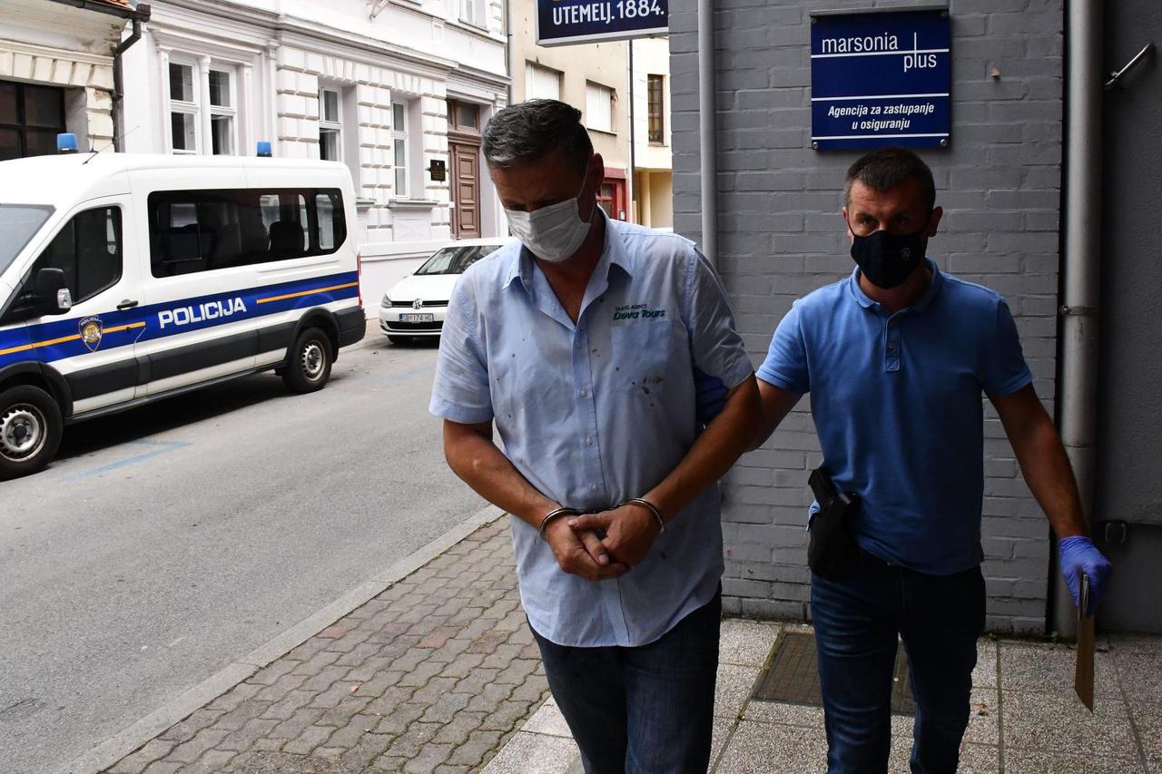 Slavonski Brod: Vozač autobusa u pratnji policije priveden u Županijsko državno odvjetništvo