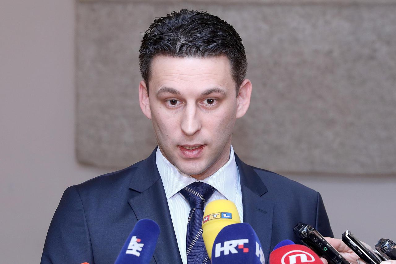Božo Petrov