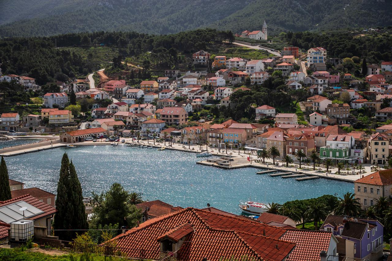 Panorama gradića Jelse