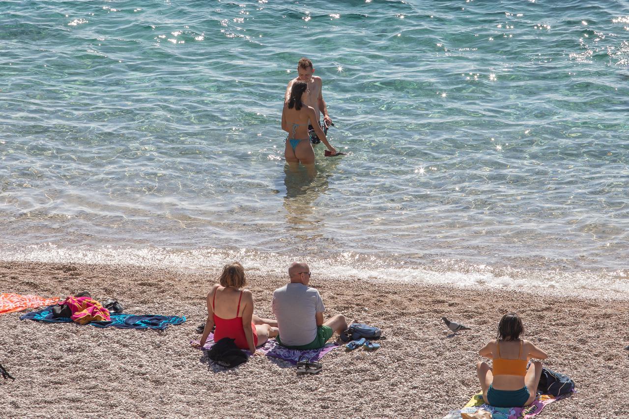 Sezona kupanja i dalje traje u Dubrovniku