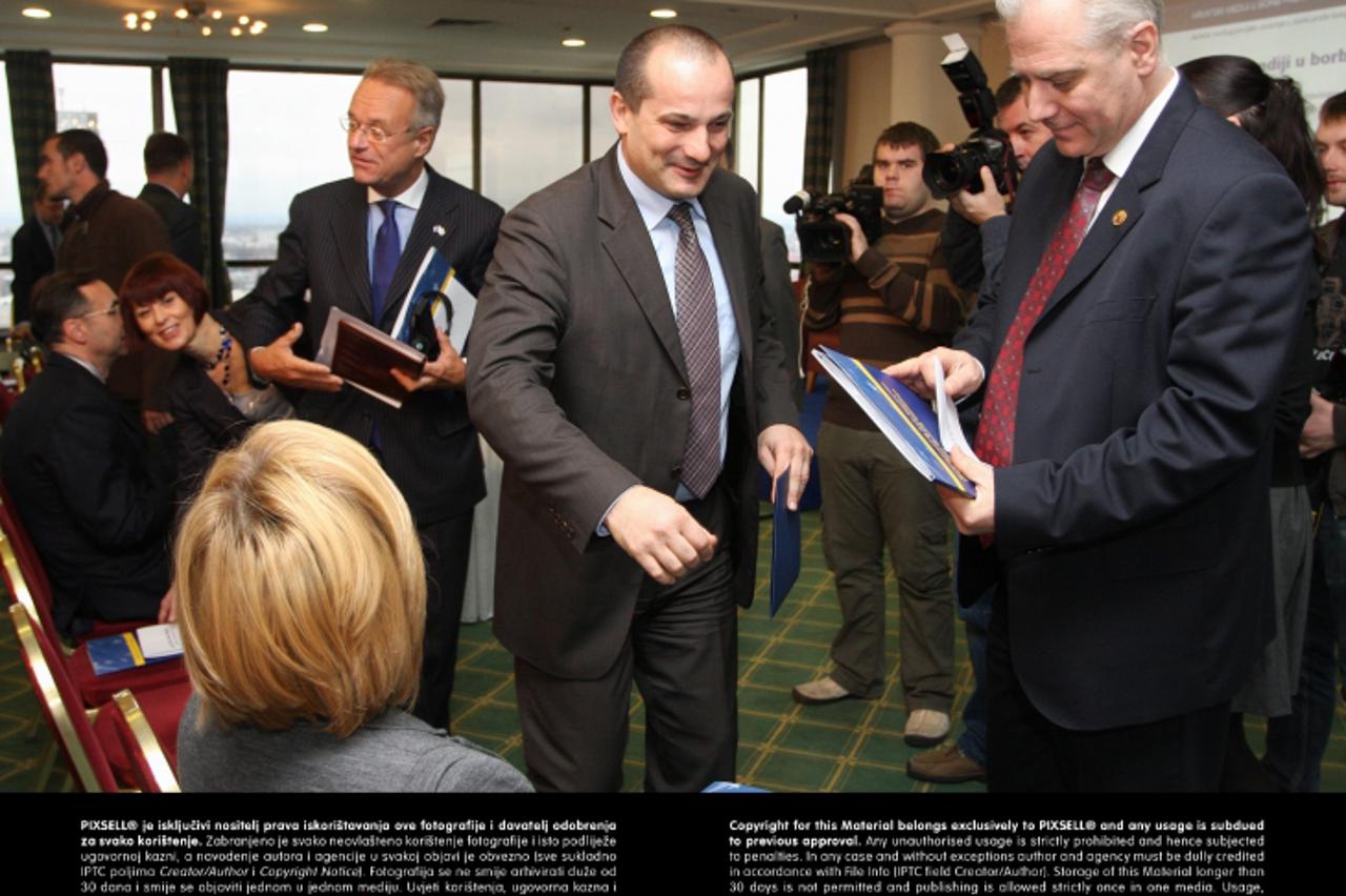 '24.01.2012., Zagreb - Hotel Westin, konferencija pod nazivom Hrvatski mediji u borbi protiv korupcije. Orsat Miljenic, Dinko Cvitan. Photo: Goran Jakus/PIXSELL'