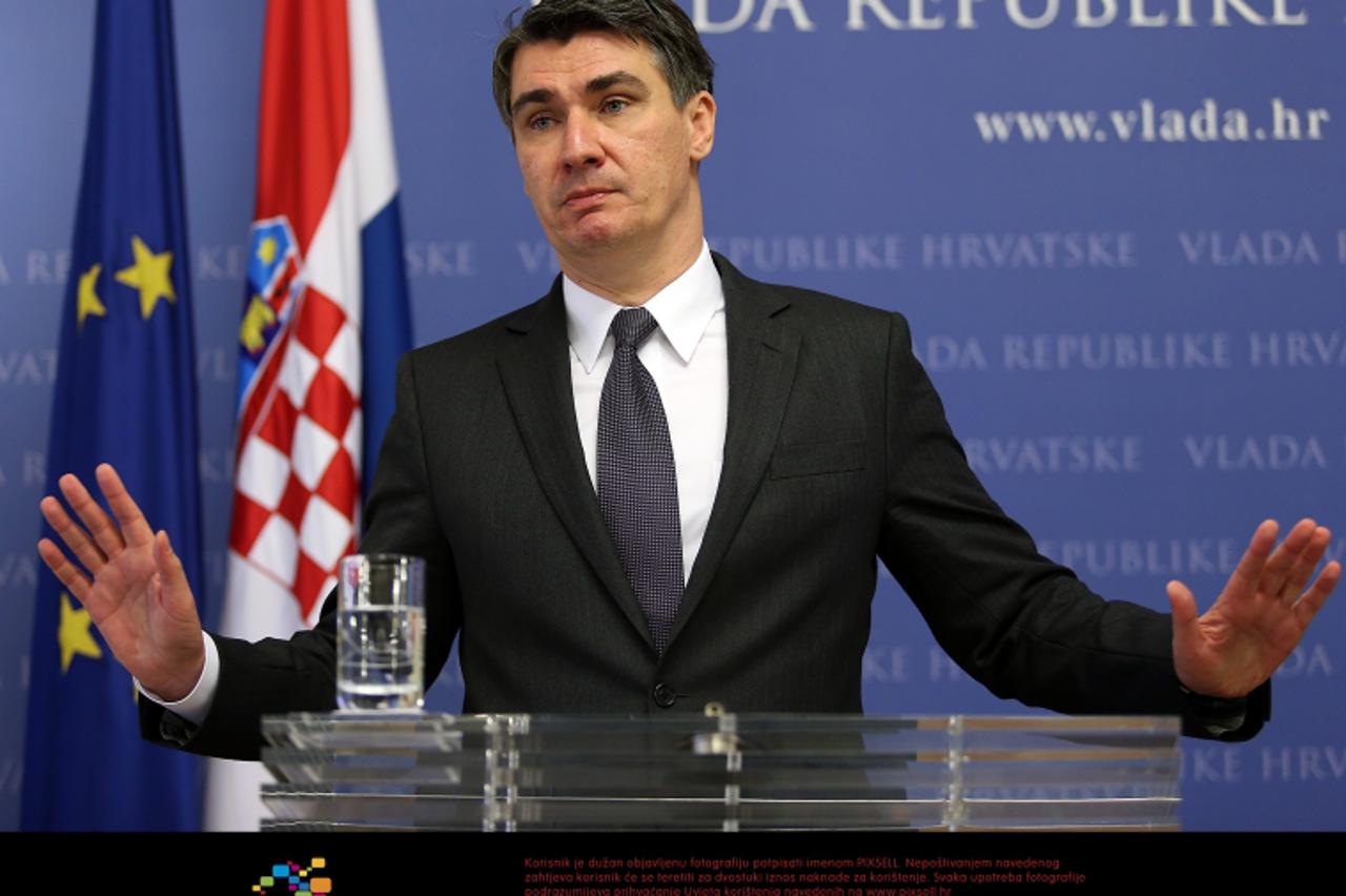 '19.11.2012.,  Zagreb - Konferencija za novinare u Banskim dvorima na kojoj su premijer Zoran Milanovic i ministar Slavko Linic predstavili plan rebalansa proracuna.  Photo: Jurica Galoic/PIXSELL'