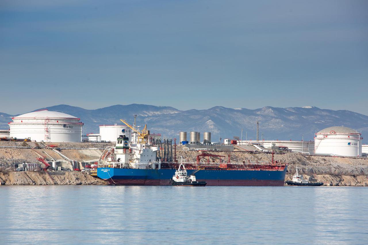 Postrojenje JANAf-a na otoku Krku