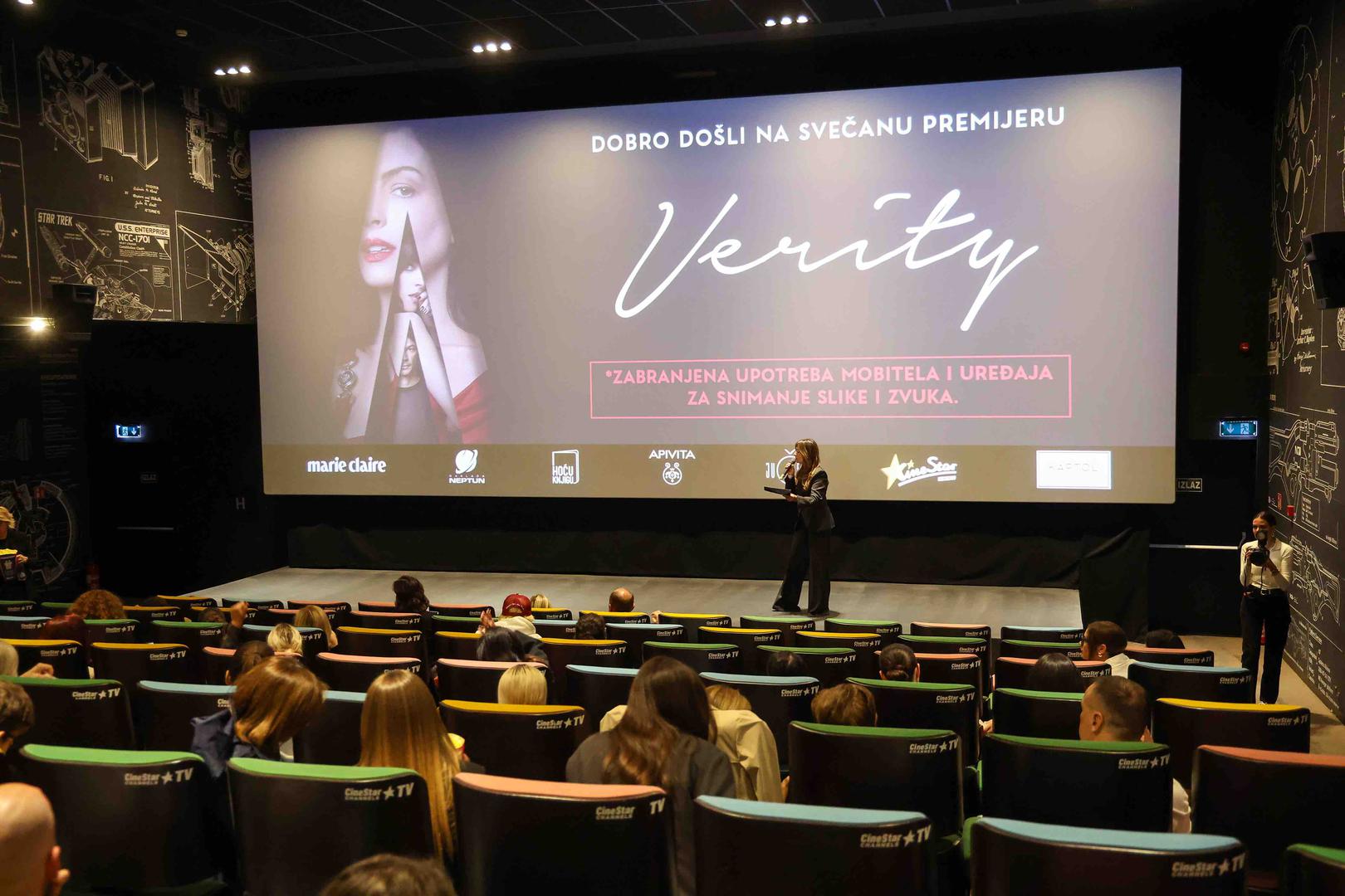 'Verity' redatelja Michaela Showaltera ekranizacija je istoimenog bestsellera Colleen Hoover, čiji je roman osvojio čitatelje spojem psihološkog trilera, obiteljske drame, tajni, erotike i neizvjesnosti