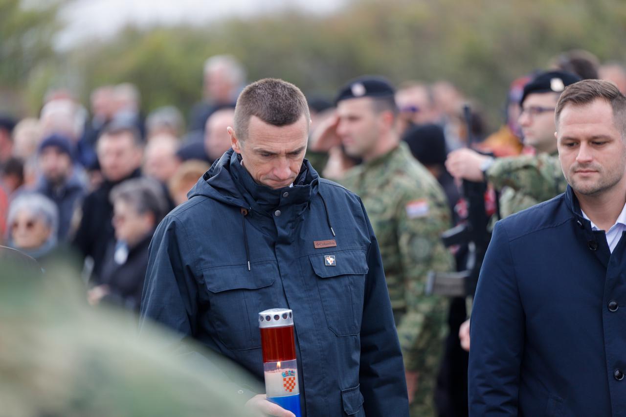 Obilježena 32. obljetnica stradanja vukovarske četvrti Borovo naselje