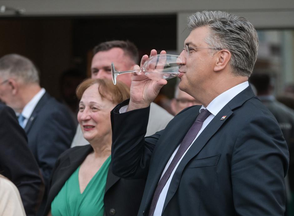 Zagreb: Andrej Plenković stigao je u stožer HDZ-a 