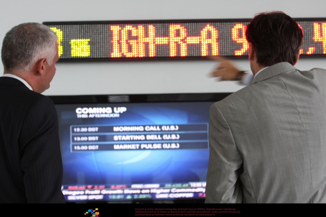 'burza_PXL_unu_300511'