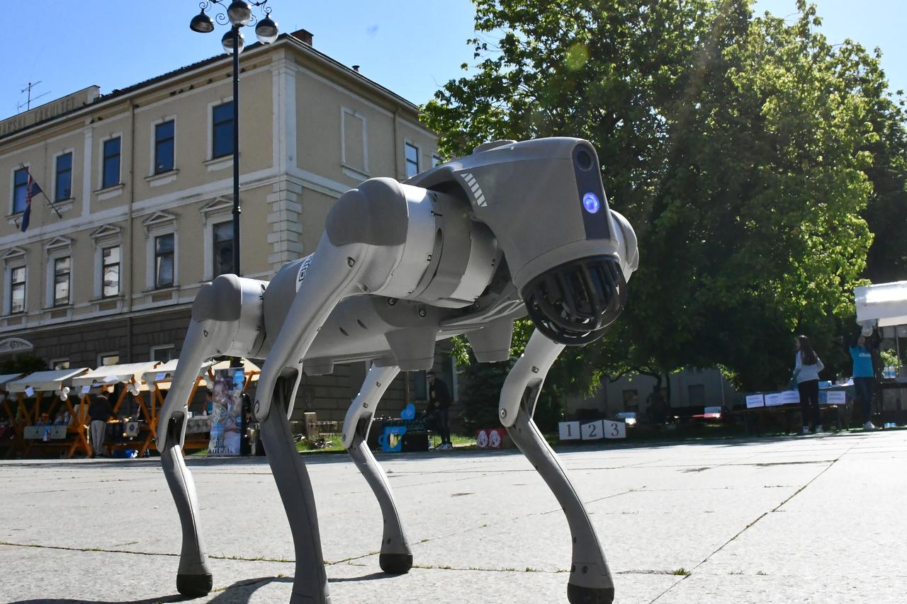 Slavonski Brod: Manifestacija "STEM DAN"u organizaciji udruge INNCRO-IT