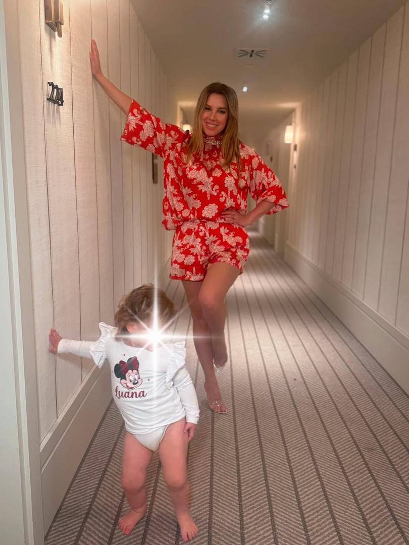 Pjevačica, spisateljica, glumica i influencerica Nives Celzijus iskoristila je lijepo vrijeme za bijeg u Zadar, a idilične trenutke podijelila je sa svojim pratiteljima na Instagramu. 