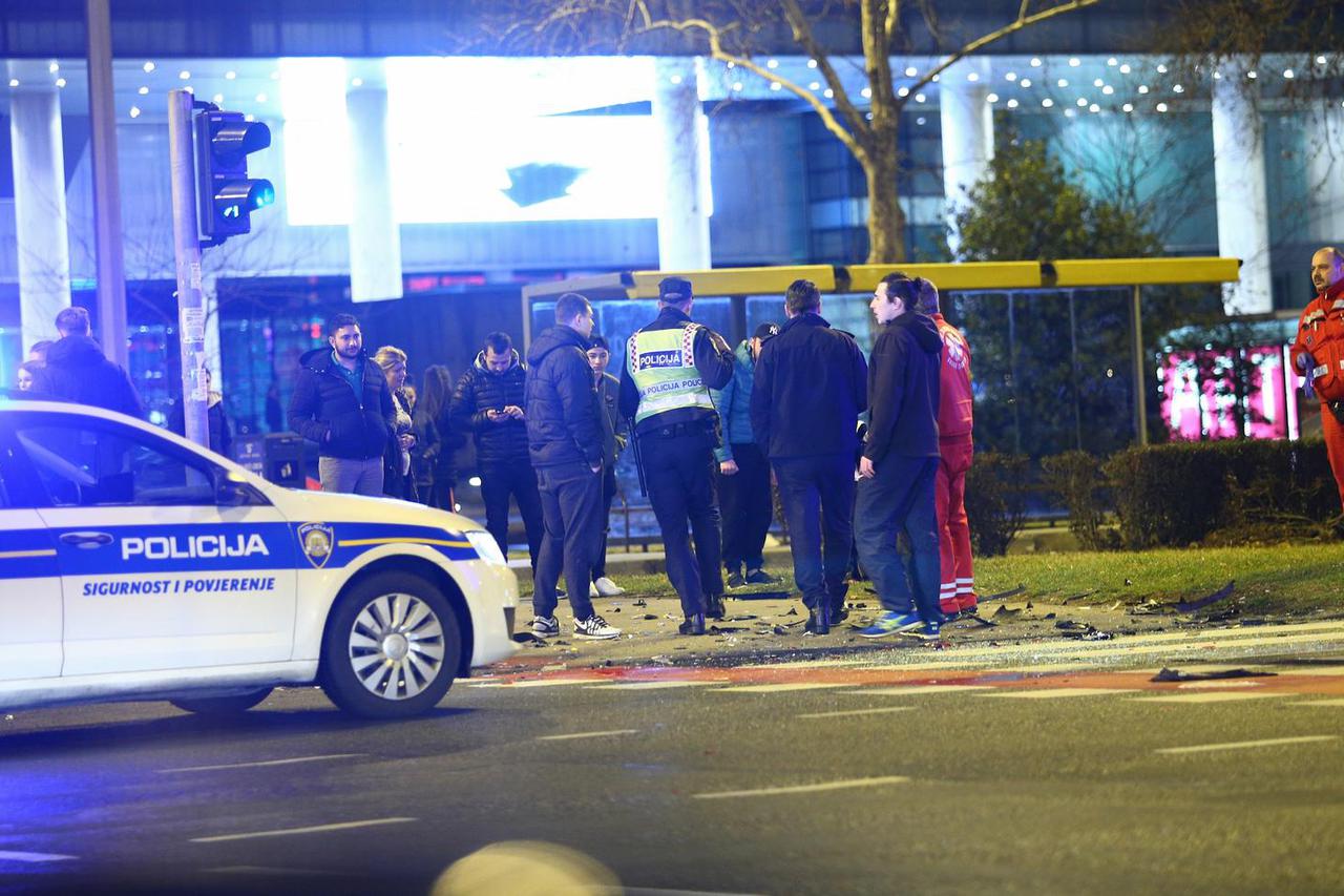 Zagreb: Jedna osoba ozlije?ena u sudaru na križanju Avenije Dubrovnik i Ve?eslava Holjevca