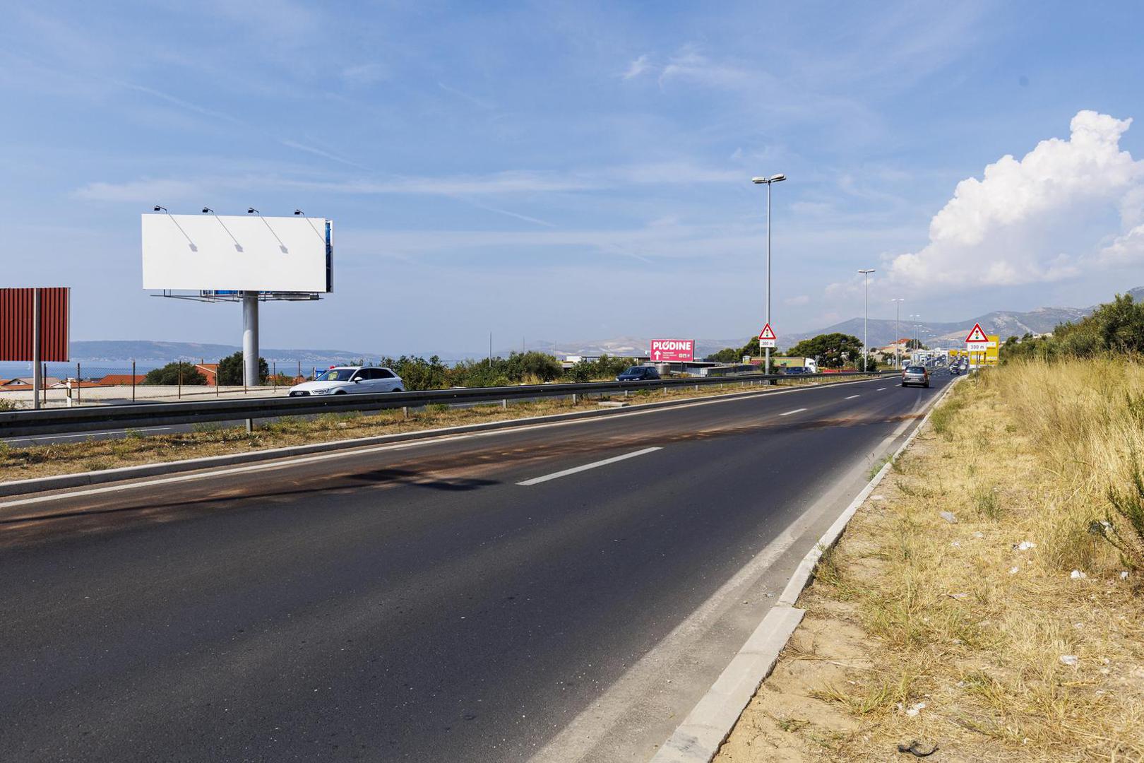28.08.2022., Kastel Sucurac - U 01:22 sati na brzoj cesti u Kastel Sucurcu doslo je do prometne nesrece u kojoj su sudjelovali automobil i motocikl. U nesreci je poginuo vozac motocikla, Milan Livaja, otac nogometasa Hajduka Marka Livaje. Photo: Miroslav Lelas/PIXSELL