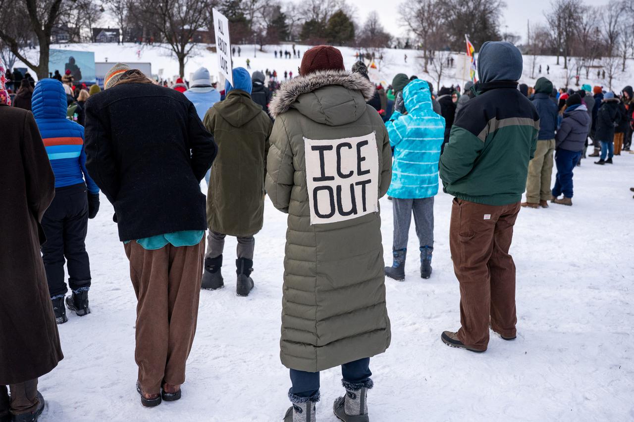 Memorial for Renee Nicole Good in Minneapolis