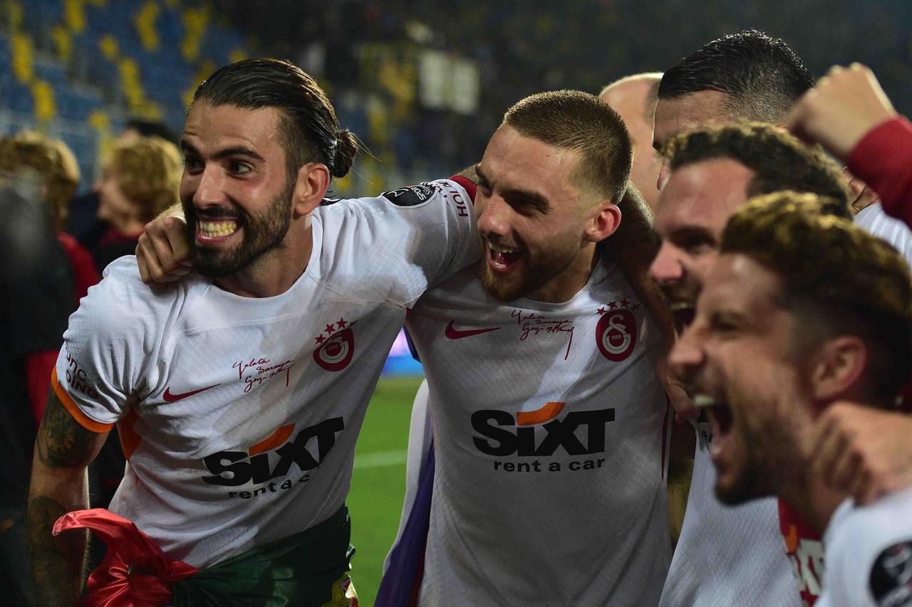 Nogometaši Galatasarayja  osigurali 23. titulu turskog prvaka u povijesti