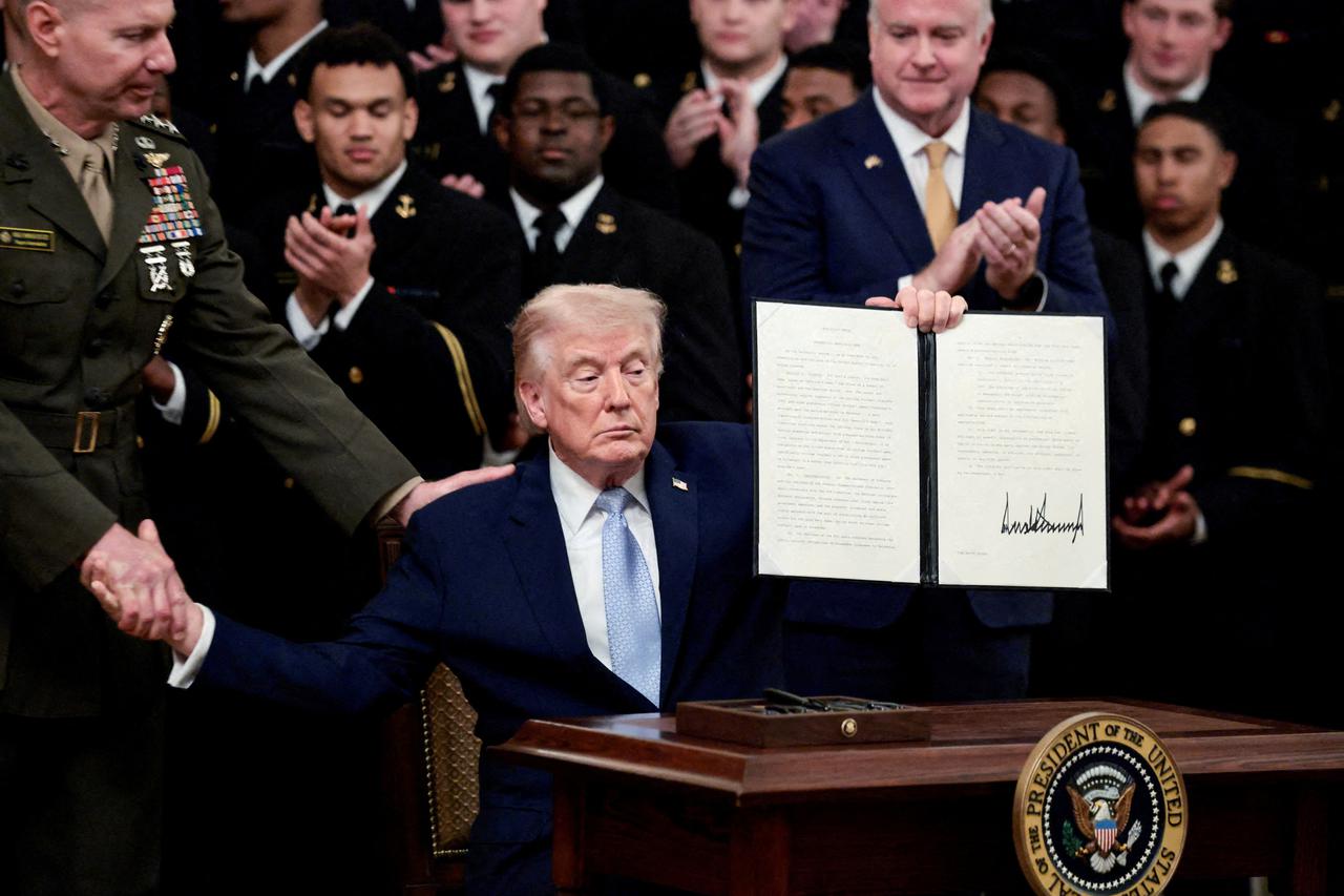 storyeditor/2026-03-21/2026-03-20T194618Z_1335202585_RC2F8KACYUTQ_RTRMADP_3_USA-TRUMP.JPG