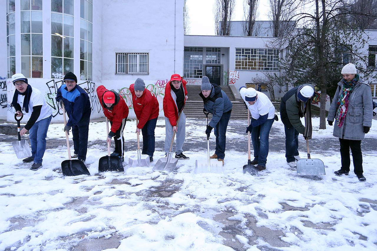 Snijeg OŠ Augusta Šenoe