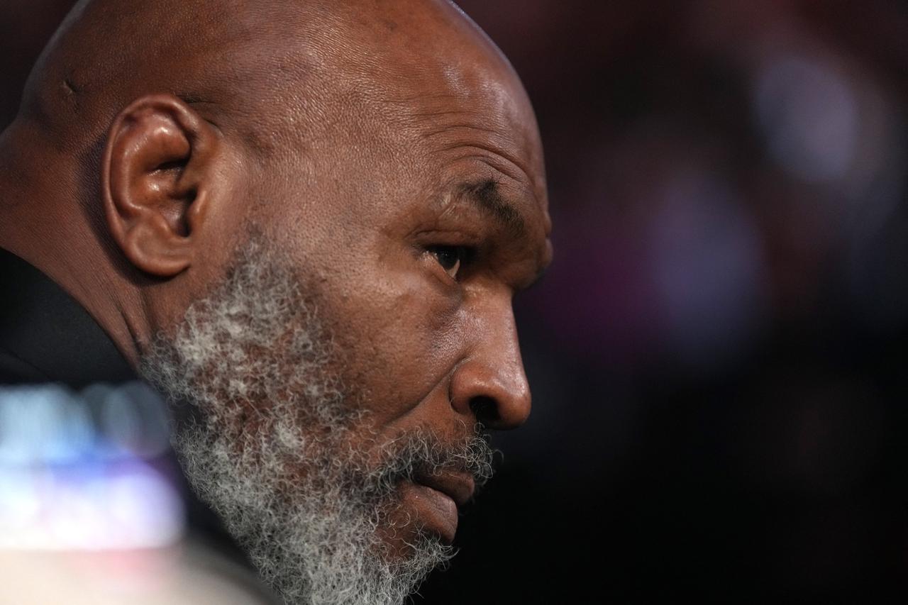 Boxing: Canelo vs Bivol