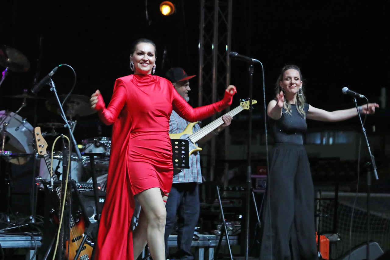 Nina Badrić i Tony Cetinski održali koncert u Šibeniku