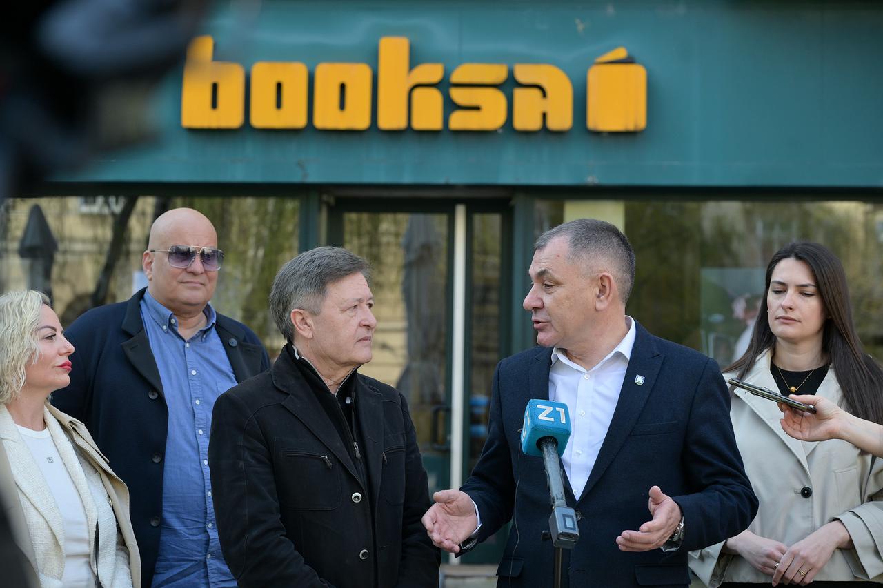 Zagreb: Konferencija za medije stranke Plavi grad na kojoj je Ivica Lovrić govorio o programskim mjerama