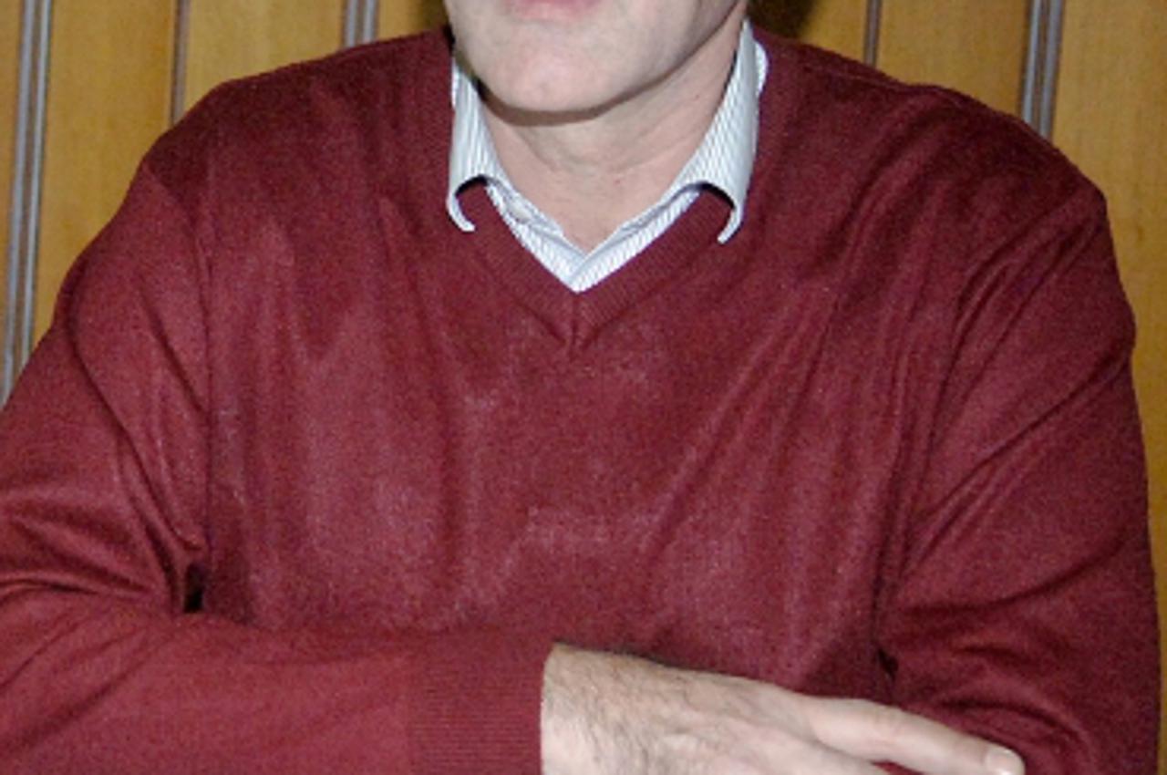 \'11.12.2009., Split, Hrvatska - Press konferencija sindikata metalaca povodom drugog kruga prodaje brodogradilista.Josko Franic ,glavni pvjerenik sindikata Brodosplit Photo: Leonard Nincevic/PIXSELL\