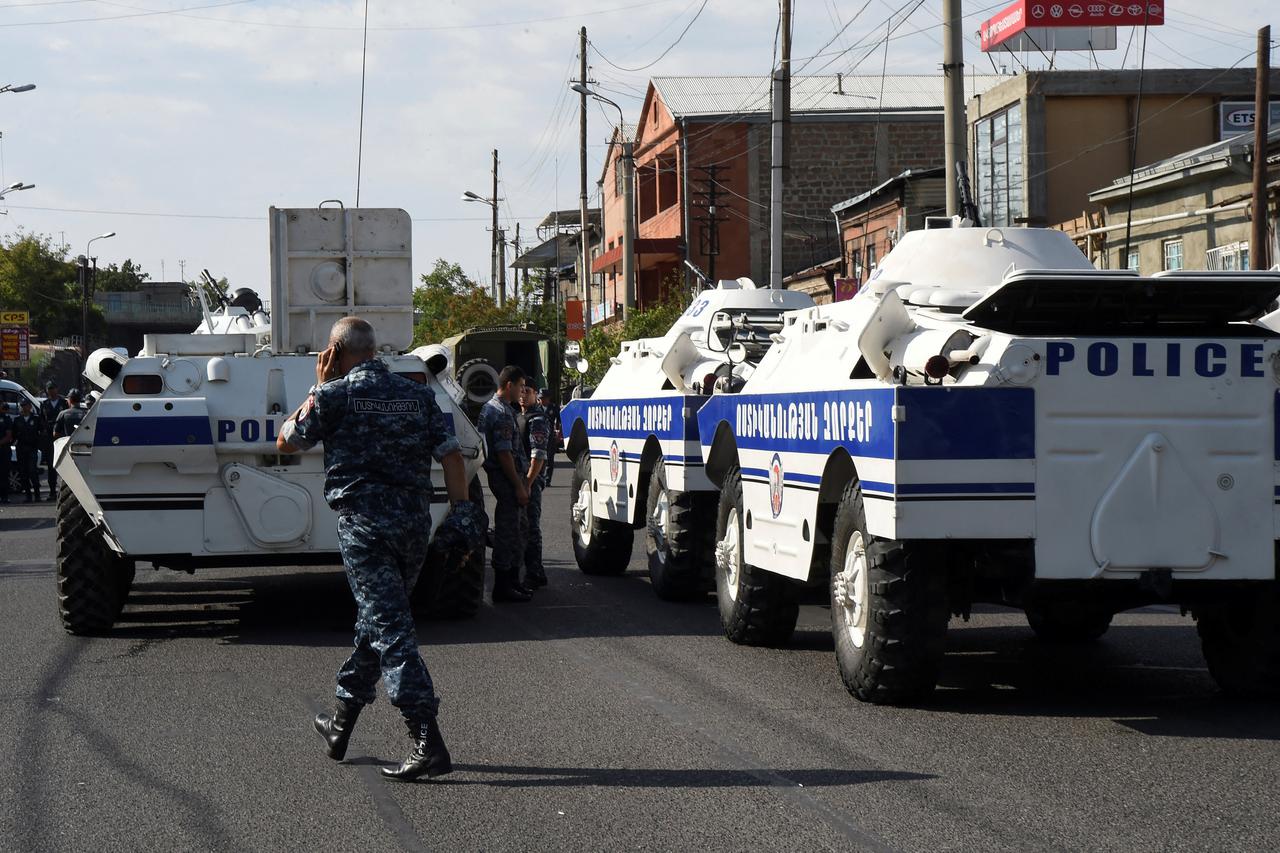 armenija, policija, prosvjed