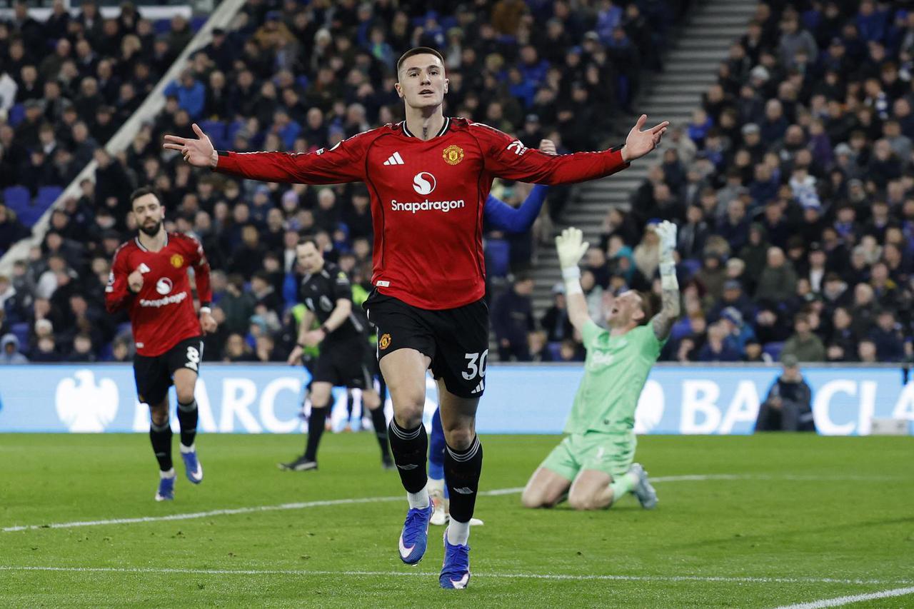 Premier League - Everton v Manchester United